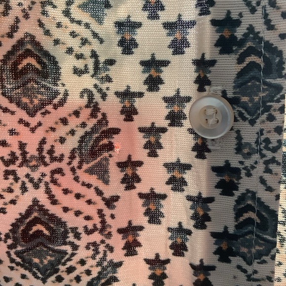 LADY MANHATTAN SIZE S Long-sleeve Sheer Patterned Button-up Top - Picture 14 of 16